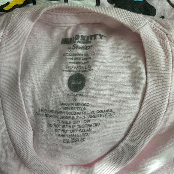 Hello Kitty and Friends Sanrio Pink Short Sleeve Graphic T-Shirt Size Small - Picture 3 of 3